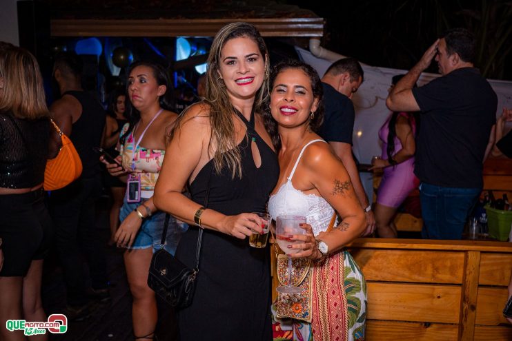 Baladinha All Black agita a noite de Porto Seguro na Cabana Área Beach 175