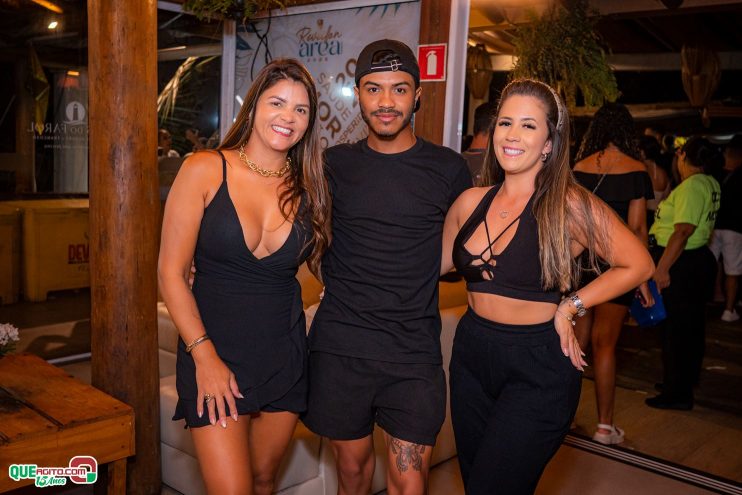 Baladinha All Black agita a noite de Porto Seguro na Cabana Área Beach 177