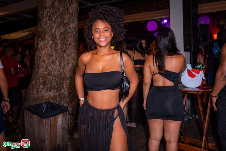 Baladinha All Black agita a noite de Porto Seguro na Cabana Área Beach 187