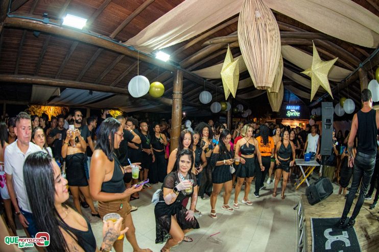 Baladinha All Black agita a noite de Porto Seguro na Cabana Área Beach 211