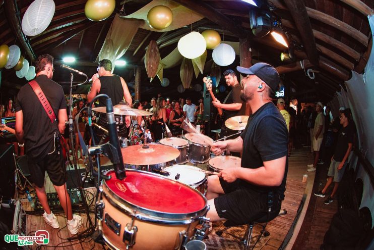 Baladinha All Black agita a noite de Porto Seguro na Cabana Área Beach 219