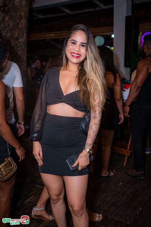 Baladinha All Black agita a noite de Porto Seguro na Cabana Área Beach 222