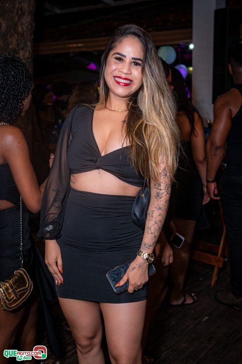 Baladinha All Black agita a noite de Porto Seguro na Cabana Área Beach 223