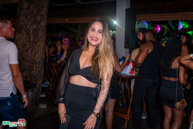 Baladinha All Black agita a noite de Porto Seguro na Cabana Área Beach 224