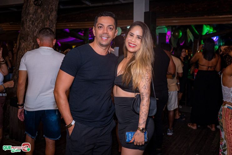 Baladinha All Black agita a noite de Porto Seguro na Cabana Área Beach 225