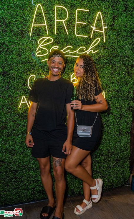 Baladinha All Black agita a noite de Porto Seguro na Cabana Área Beach 231