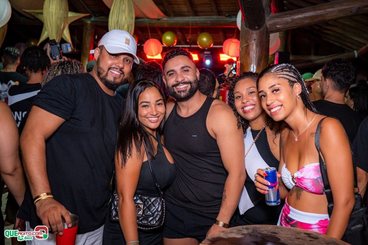 Baladinha All Black agita a noite de Porto Seguro na Cabana Área Beach 259