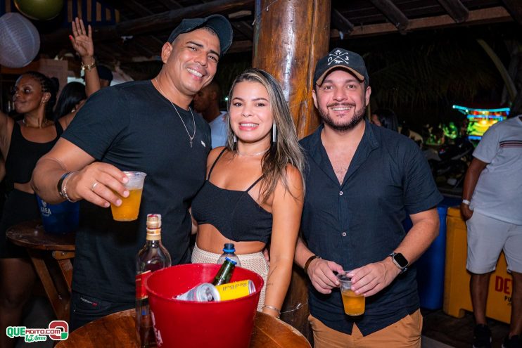 Baladinha All Black agita a noite de Porto Seguro na Cabana Área Beach 310