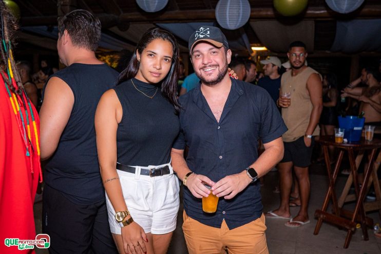 Baladinha All Black agita a noite de Porto Seguro na Cabana Área Beach 316