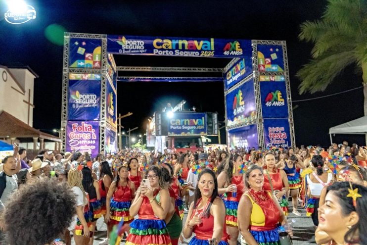 Sextou com muita folia nos corredores turísticos de Porto Seguro, Arraial d’Ajuda e Trancoso 20