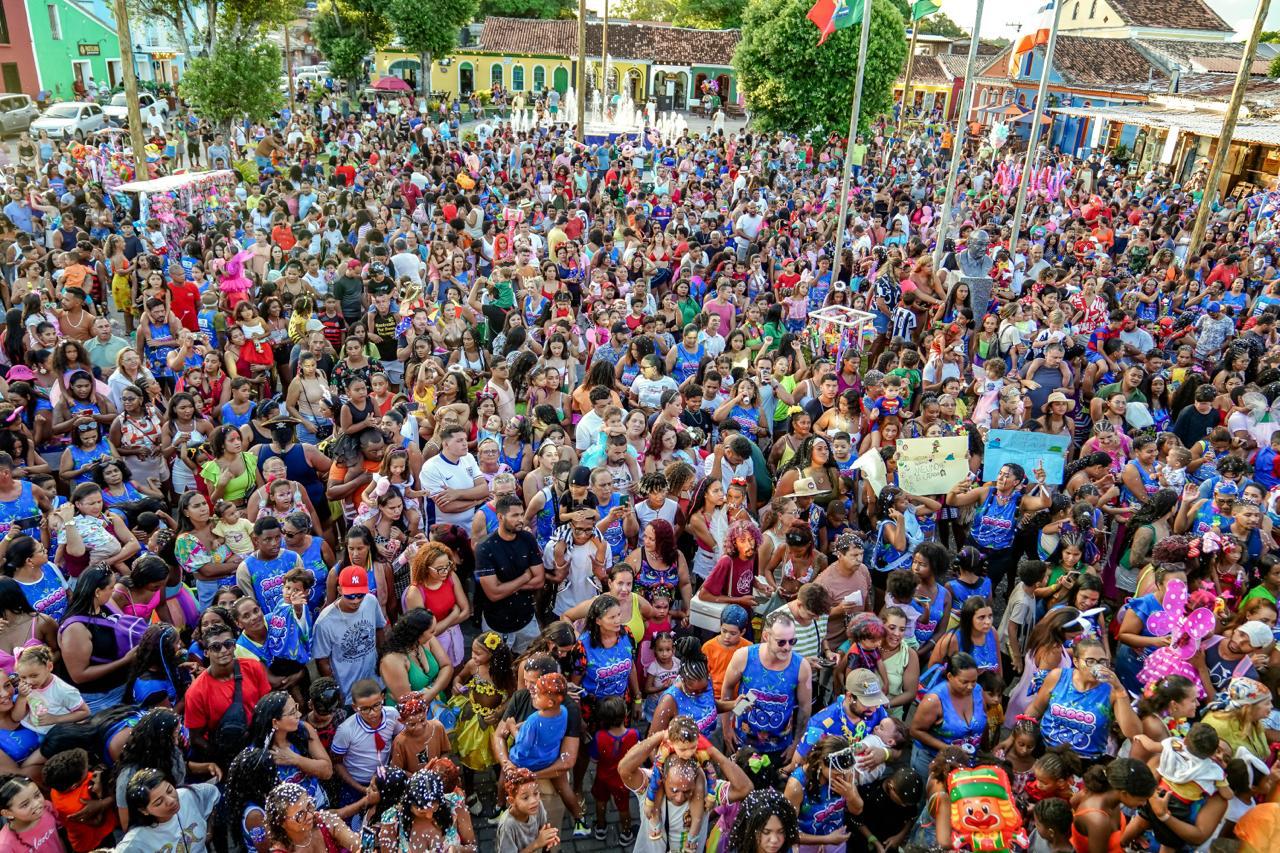 Domingo de Carnaval com Patati Patatá, axé e inclusão em Porto Seguro 6