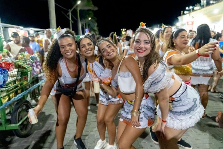 Domingo de puro axé nos corredores turísticos do destino porto-segurense. 9