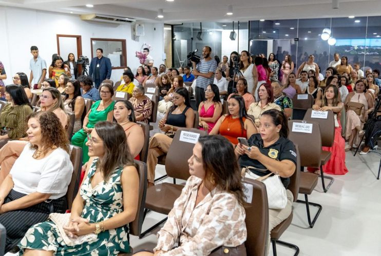 Câmara de Vereadores de Porto Seguro realiza sessão solene em homenagem ao Mês da Mulher 20