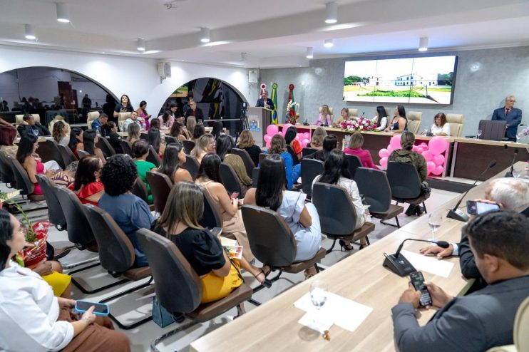 Câmara de Vereadores de Porto Seguro realiza sessão solene em homenagem ao Mês da Mulher 13