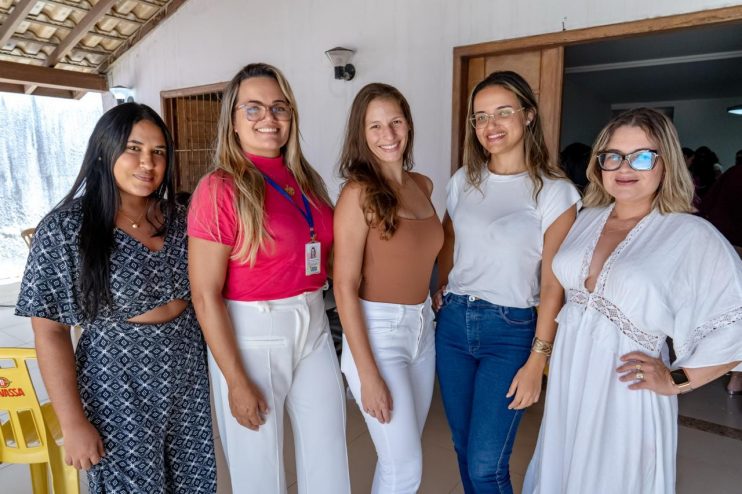 Mês da Mulher: encontro no CRAM promove reflexão e fortalecimento feminino 13