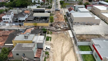 Prefeitura de Eunápolis realiza grande obra de drenagem na Rua África, no Dinah Borges 7