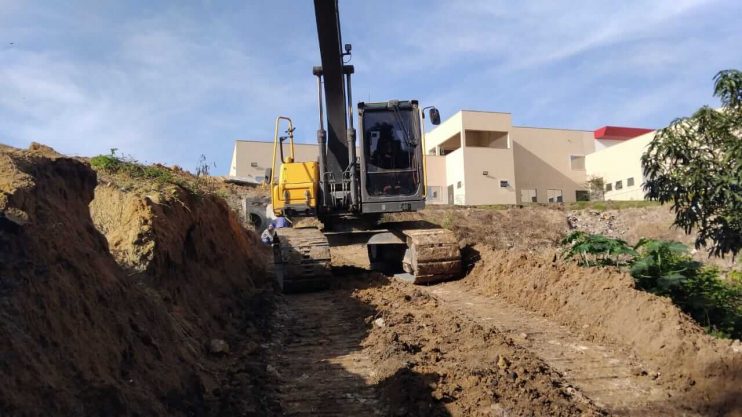 Prefeitura de Eunápolis realiza grande obra de drenagem na Rua África, no Dinah Borges 15