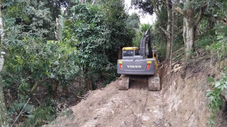 Prefeitura de Eunápolis realiza grande obra de drenagem na Rua África, no Dinah Borges 18